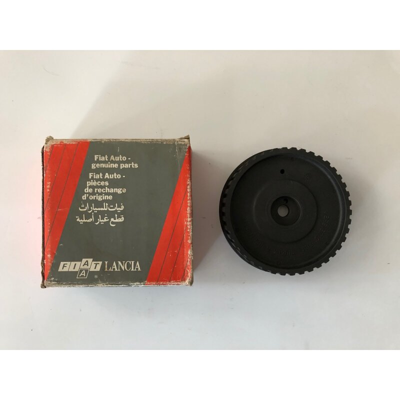 Auxiliary shaft drive gear