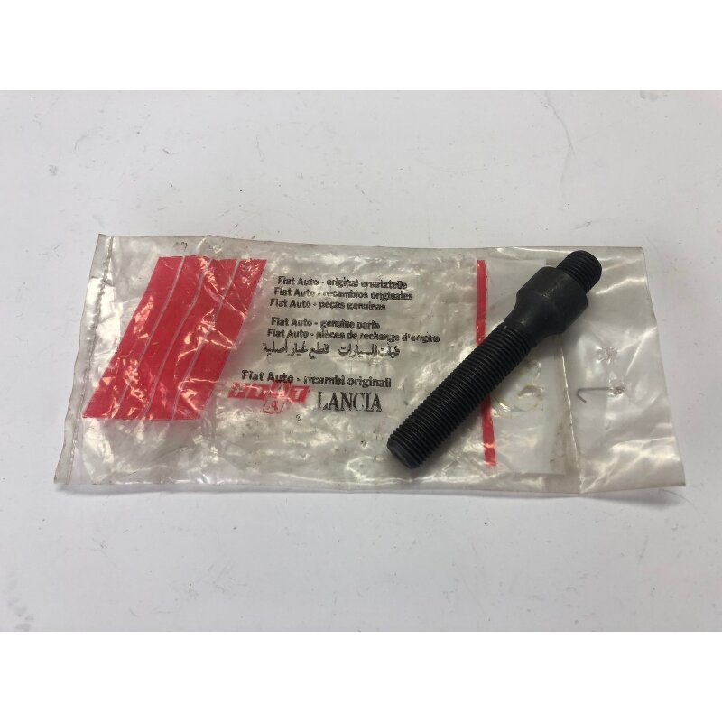 Wheel stud 037