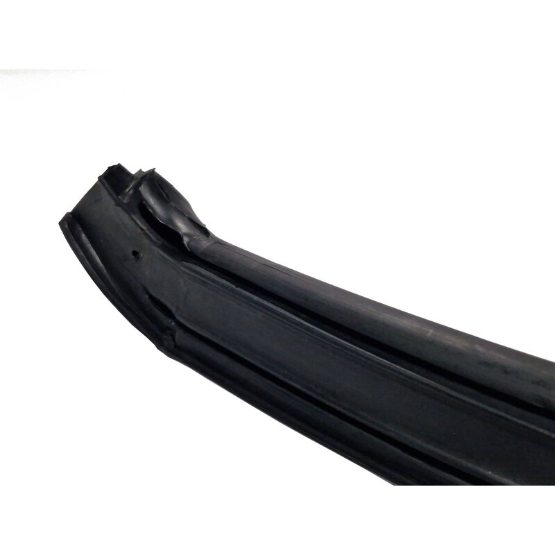 Front upper Hardtop seal X1/9