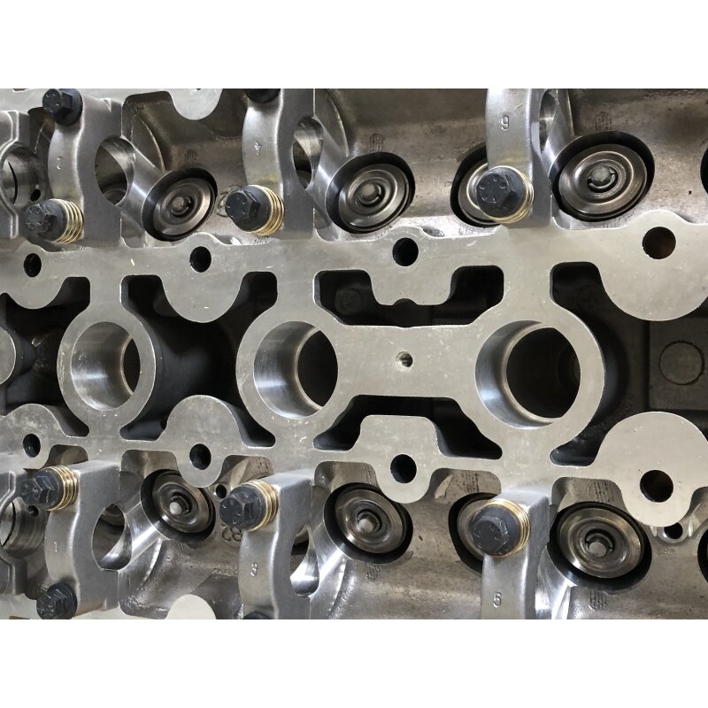 Cylinder head16 Valve