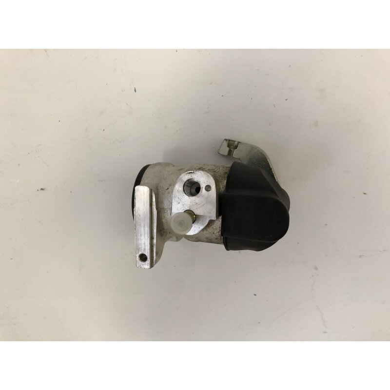 Rear right brake Cylinder