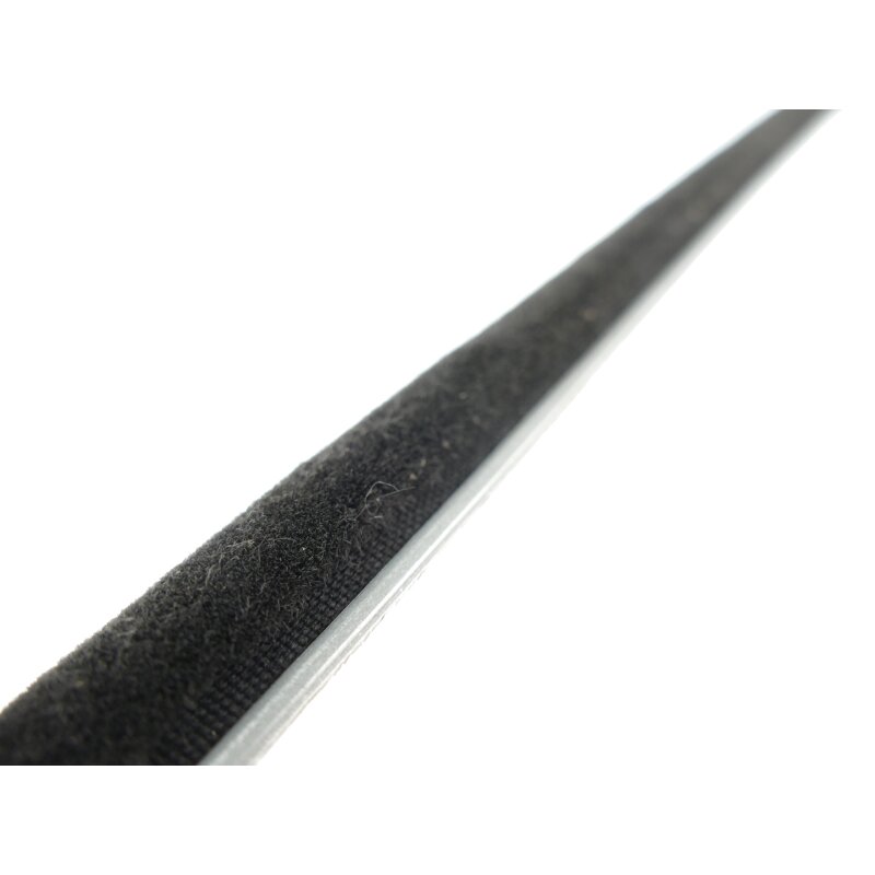 Seal for door moulding to the window