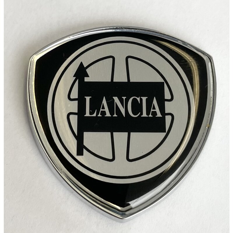 badge 40 mm  between the doors