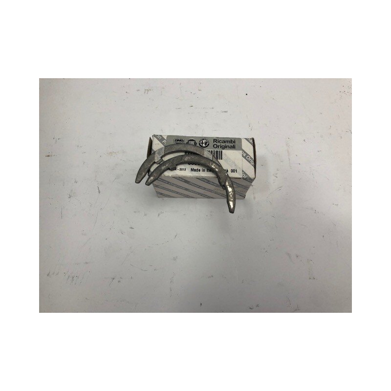 Thrust bearing set for thr crankshaft