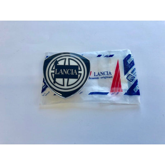 Lancia badge front grill 037