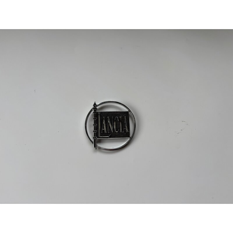 Front Lancia badge Stratos