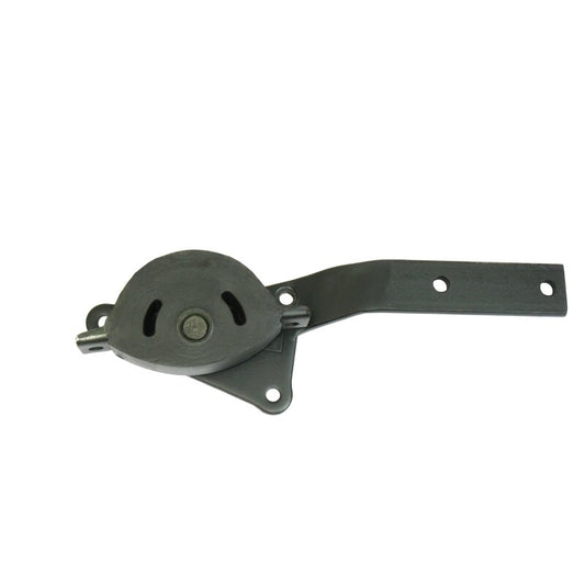 Lower engine mounting with bracket
