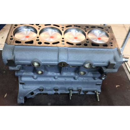 Engine basement with piston and conrod