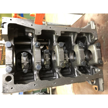 Engine basement with piston and conrod