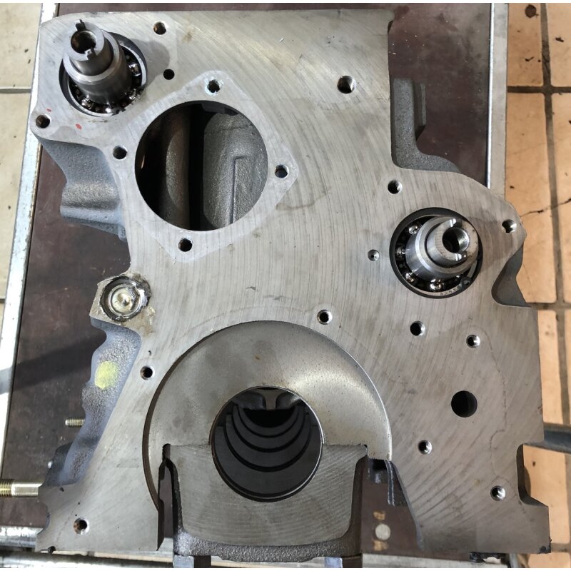 Engine basement with piston and conrod