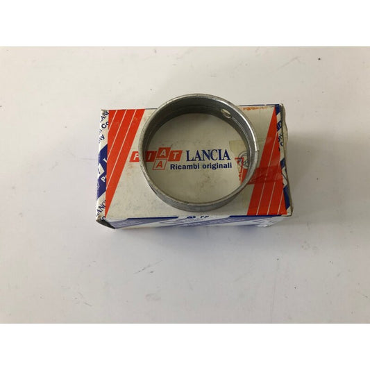 Central camshaft bearing