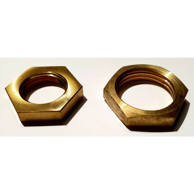 Set of nuts for tank ventilation nozzle and top fuel tank connection hose