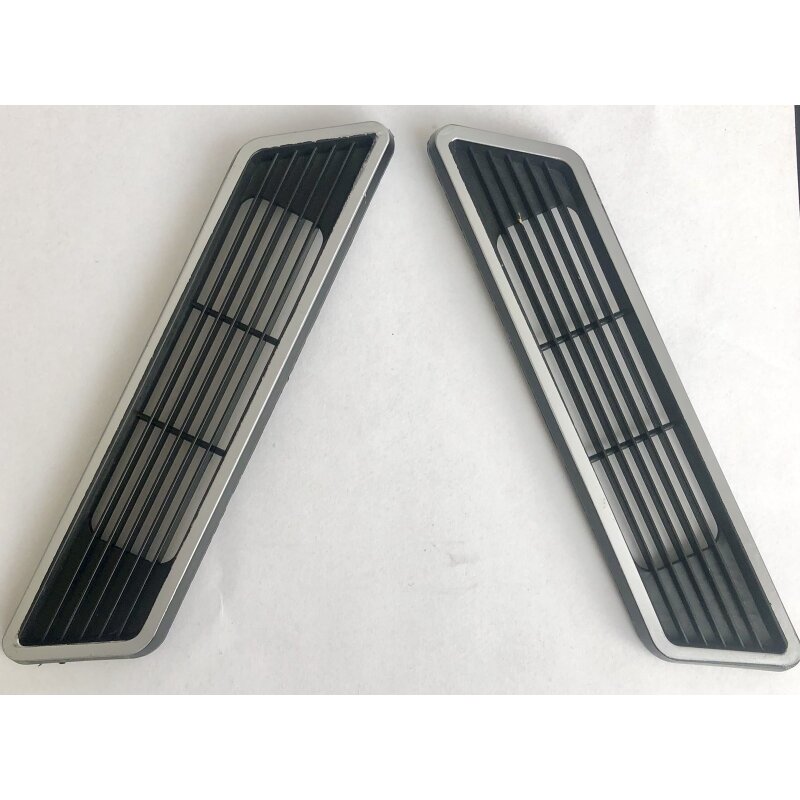 Ventilation grill set